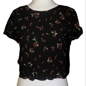 Urban Outfitters Kimchi Blue Floral Ruffle 3 Button Fly Away Back Blouse Size XS